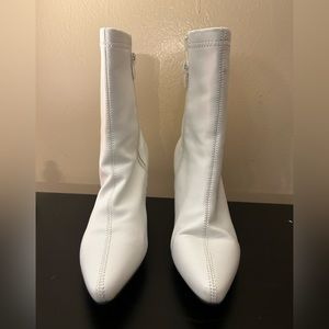 White booties size 5